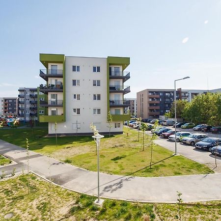 Gorgeous Home At Prima Universitatii Oradea Exteriör bild