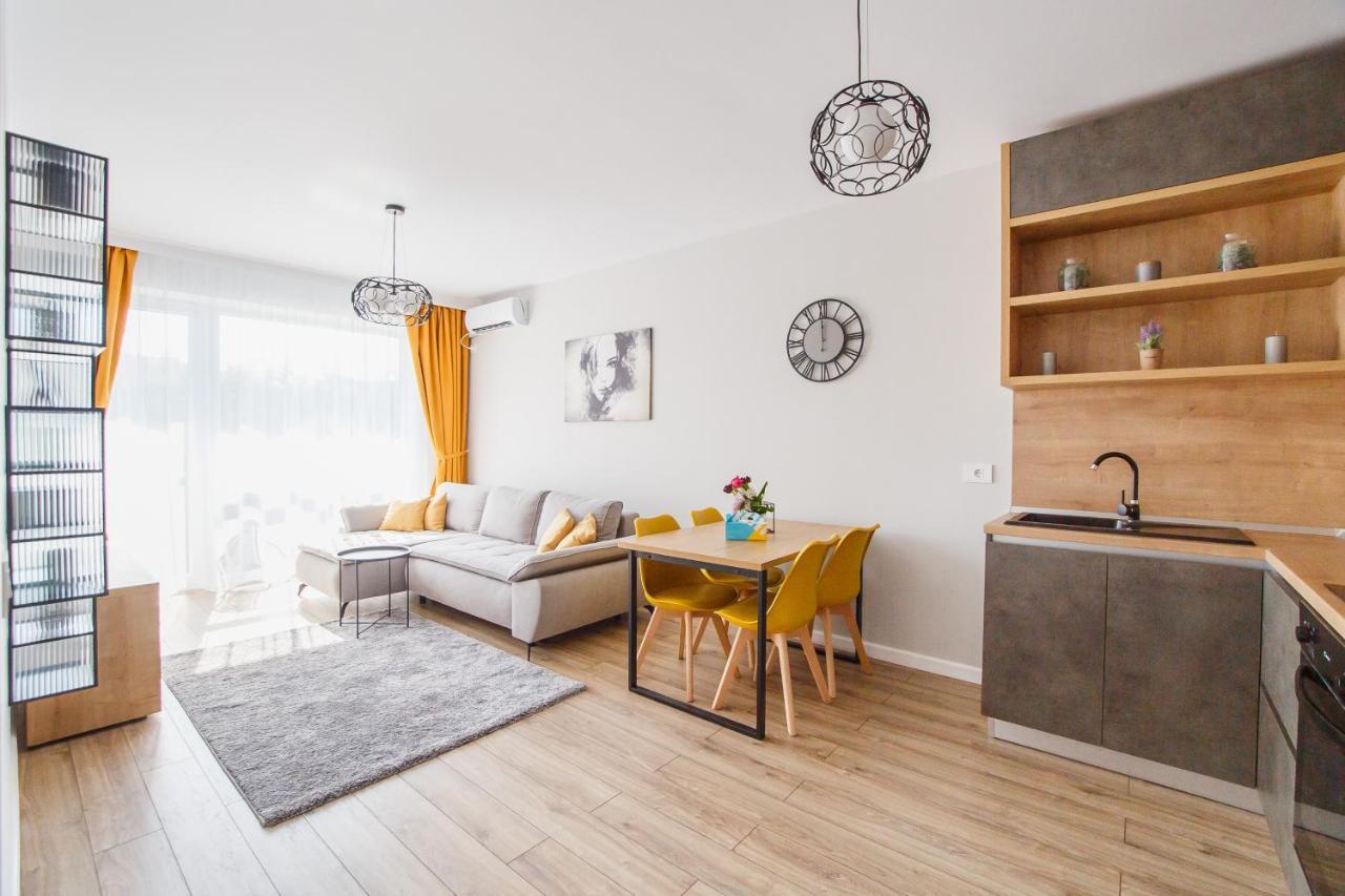 Gorgeous Home At Prima Universitatii Oradea Exteriör bild